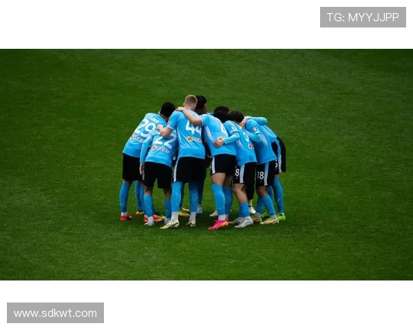 大连英博宣布13名球员离队孙铂等在列 大连英博宣布13名球员离队孙铂等在列