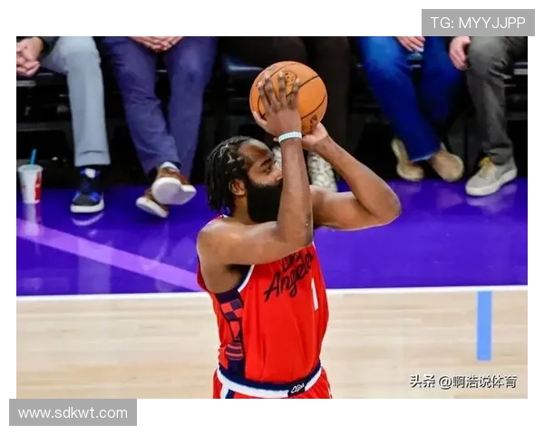 [CBA]快如闪电！西蒙斯一条龙上篮得手.